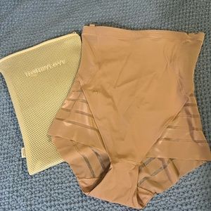 NWOT Honeylove Queen Brief